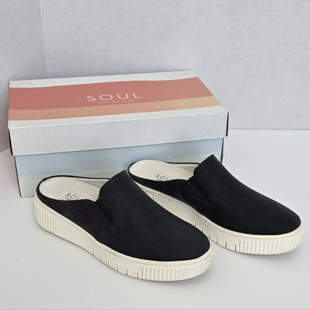 Soul Naturalizer Slip On Mules Black Size 6 NWT